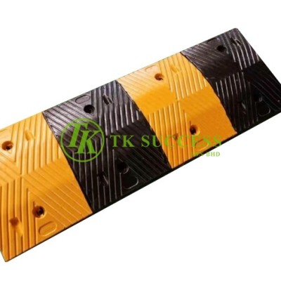 *Rubber Speed Road Hump 1 Meter