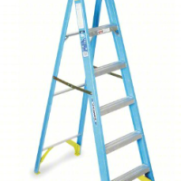 WERNER Stepladder: 6 ft Ladder Ht, 5 Steps, 250 lb, 41 1 8 in Base Spread, 22 in Bottom WD 6006