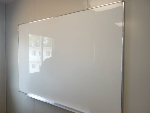 MAGNETIC WHITE BOARDS WALL (DELIVERY TO LABUAN AREA ONLY)