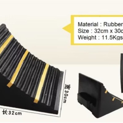 Rubber Wheel Stopper Choke   Heavy Duty Wheel Chock Size (Large)  320mm X 300mm X 260mm