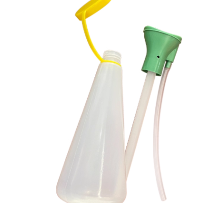 Blue Eagle EW6 Eyewash Station - Simple Squeeze Eyewash Station, Handheld Portable Eyewash Bottle, Laboratory Emergency Eyewash Solution