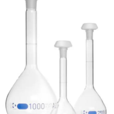 DWK Duran 500 mL Volumetric Flask, Class A, Blue Graduation, Batch Certificate, Polyethylene Stopper (NS 19 26) (2pcs pack)
