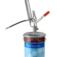 Grease filler pump for use on drums