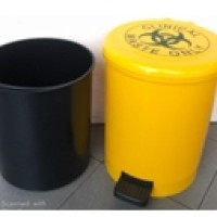 YELLOW TRASH BIN FOR BIOLOGICAL WASTE WITH PE LINER, 10L