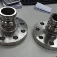 Flange Connections with Camlock Material:  Flange rating: #300  Material: SS316 (Stainless steel)  Size: 4 " Flange Weld with 2" Male camlock  Bolt Slot: 8 SBN Slot